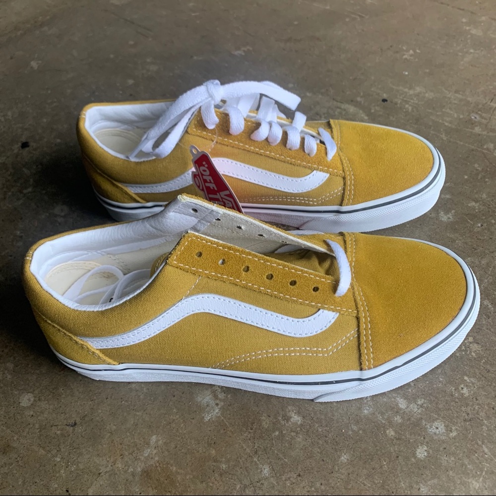VANS “Old Skool Olive Oil/True White”